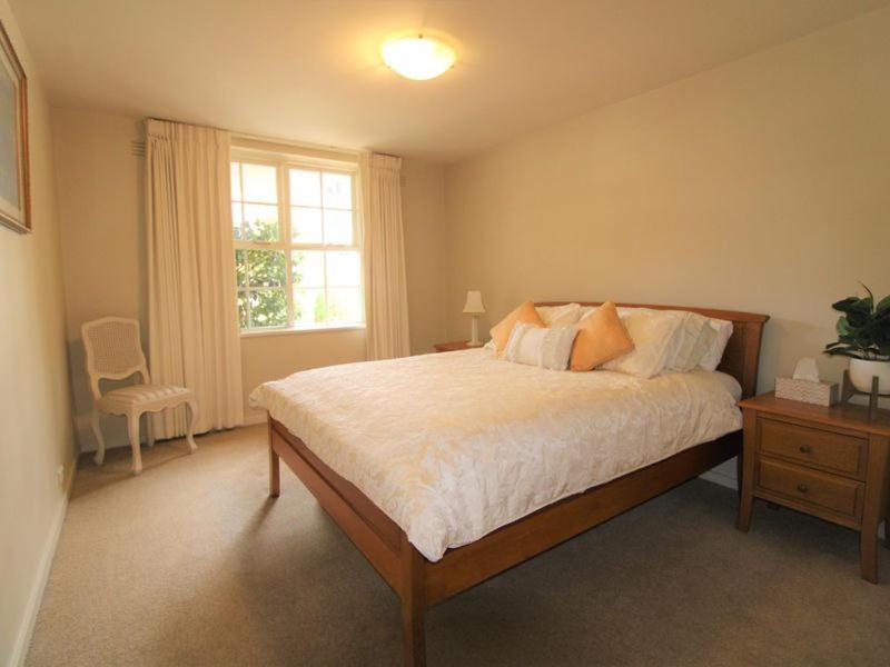 Classic Charm In Domain Apartment