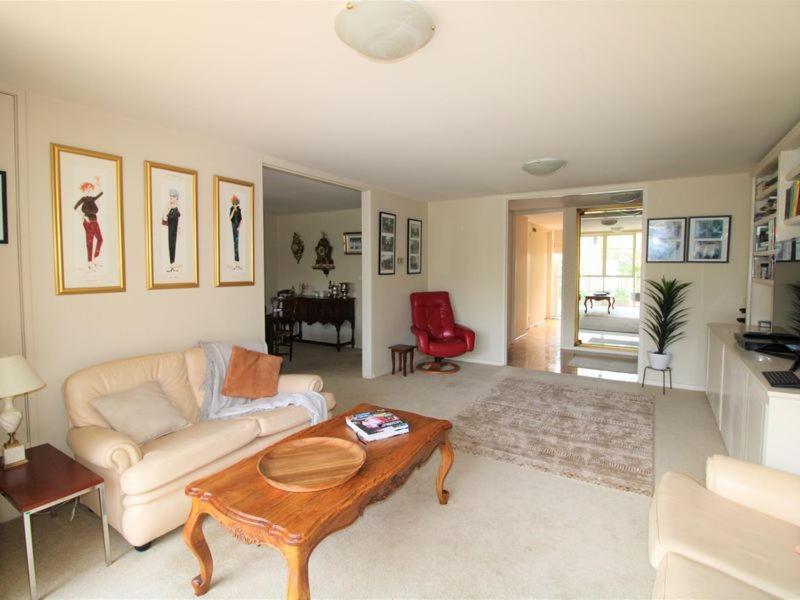 Classic Charm In Domain Apartment