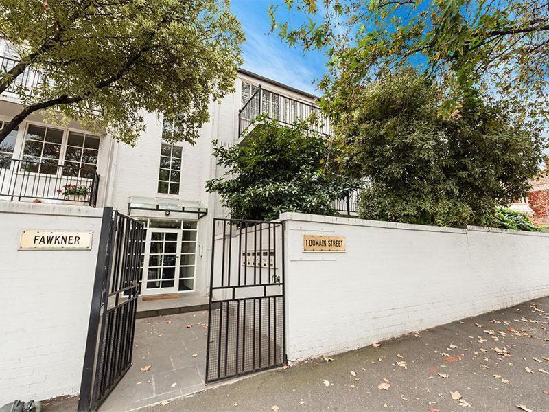 Apartment Classic Charm In Domain Melbourne